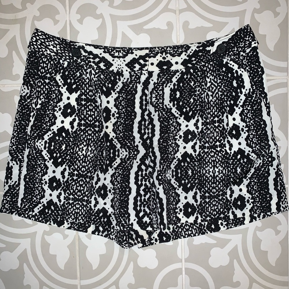 Ann Taylor Loft shorts size-4